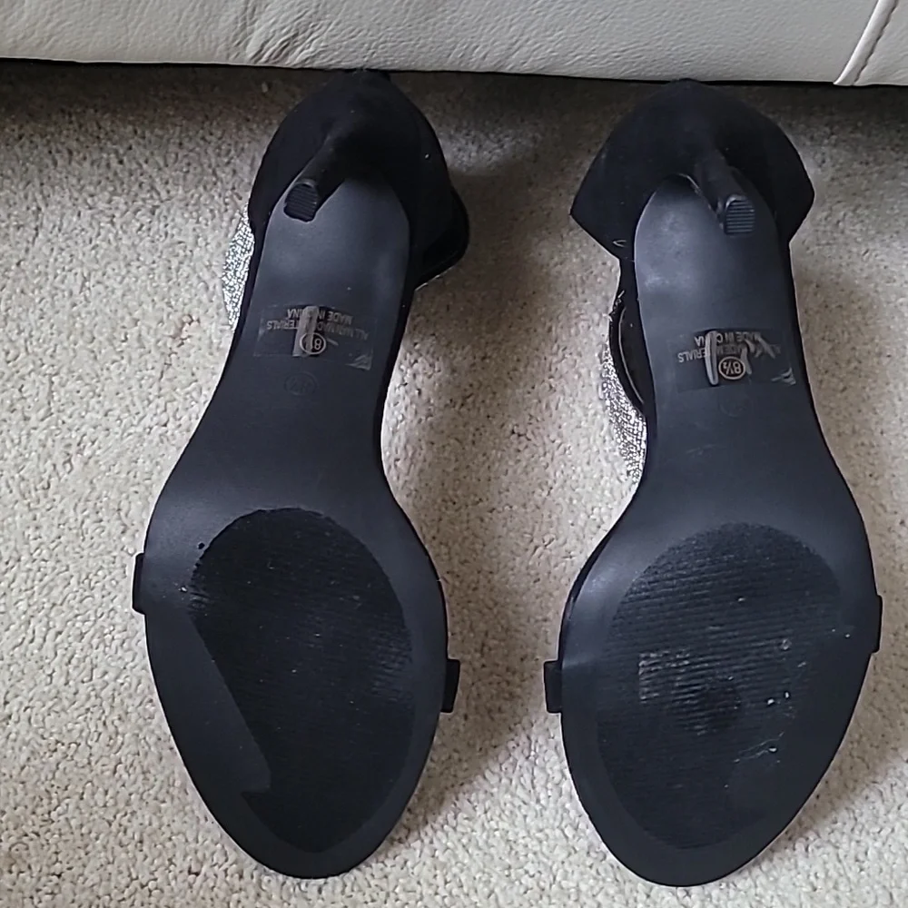 Shoes - Picture 4 of 4